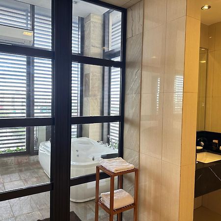Luxent Hotel Bandar Quezon Luaran gambar