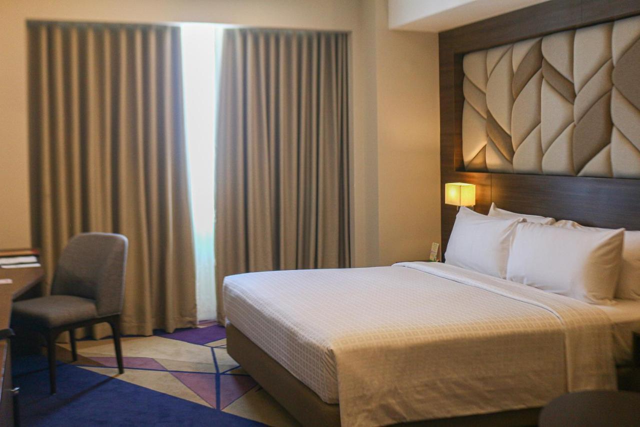 Luxent Hotel Bandar Quezon Luaran gambar