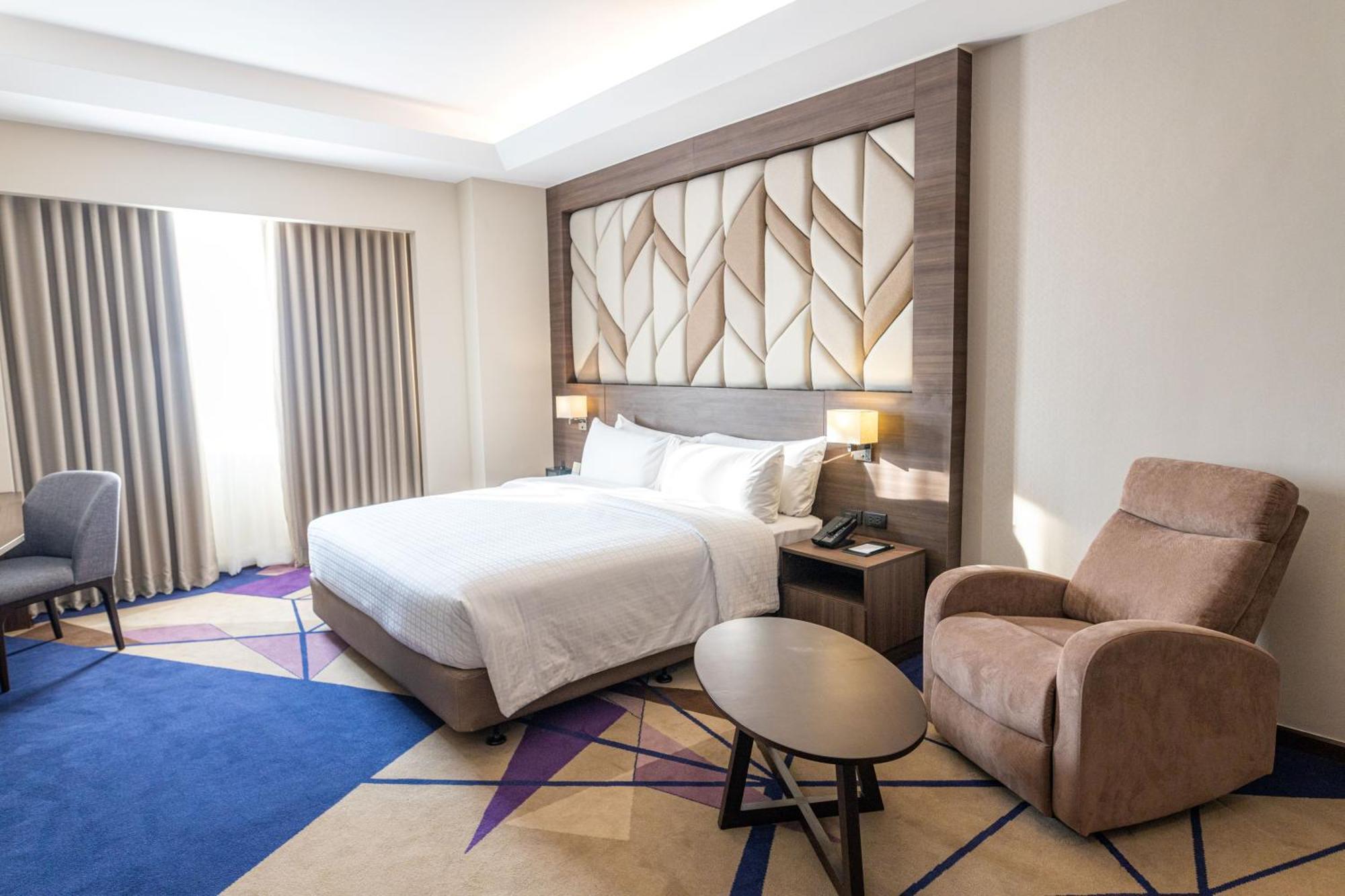 Luxent Hotel Bandar Quezon Luaran gambar