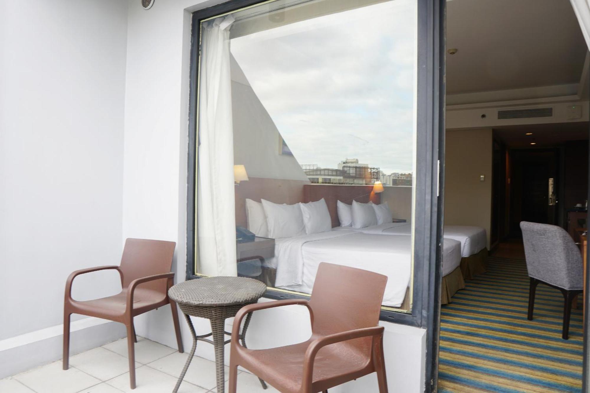 Luxent Hotel Bandar Quezon Luaran gambar