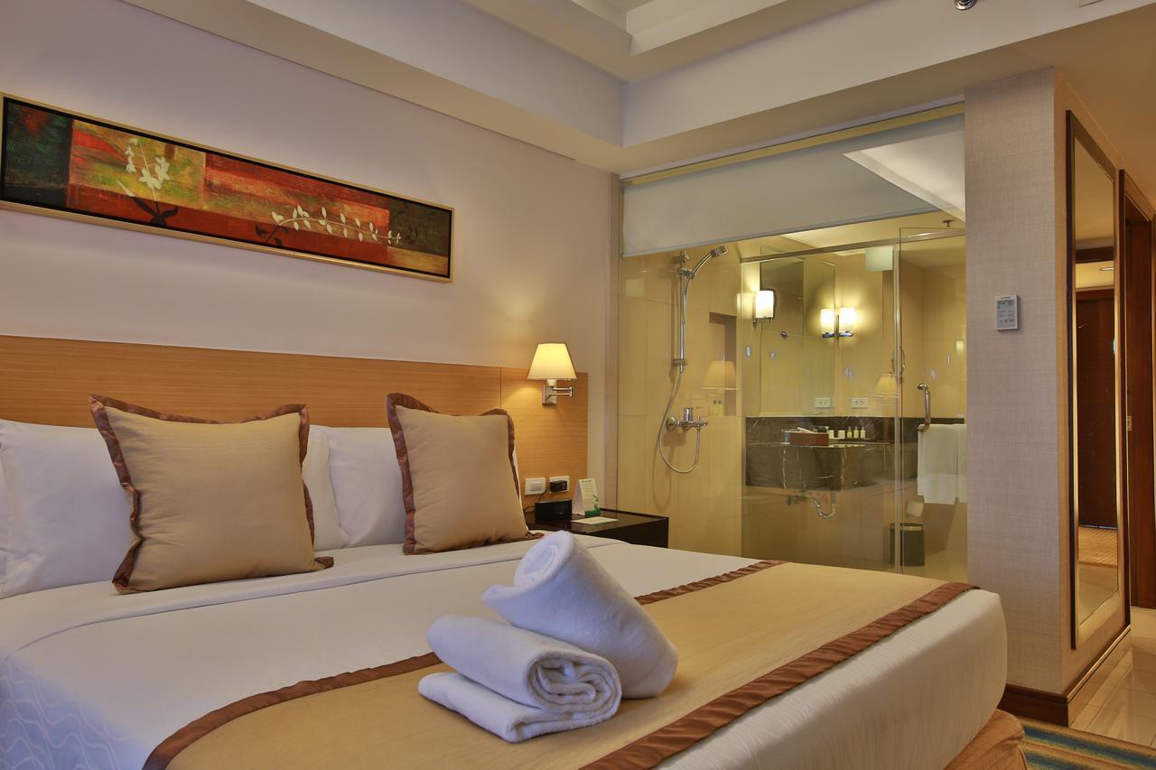 Luxent Hotel Bandar Quezon Luaran gambar