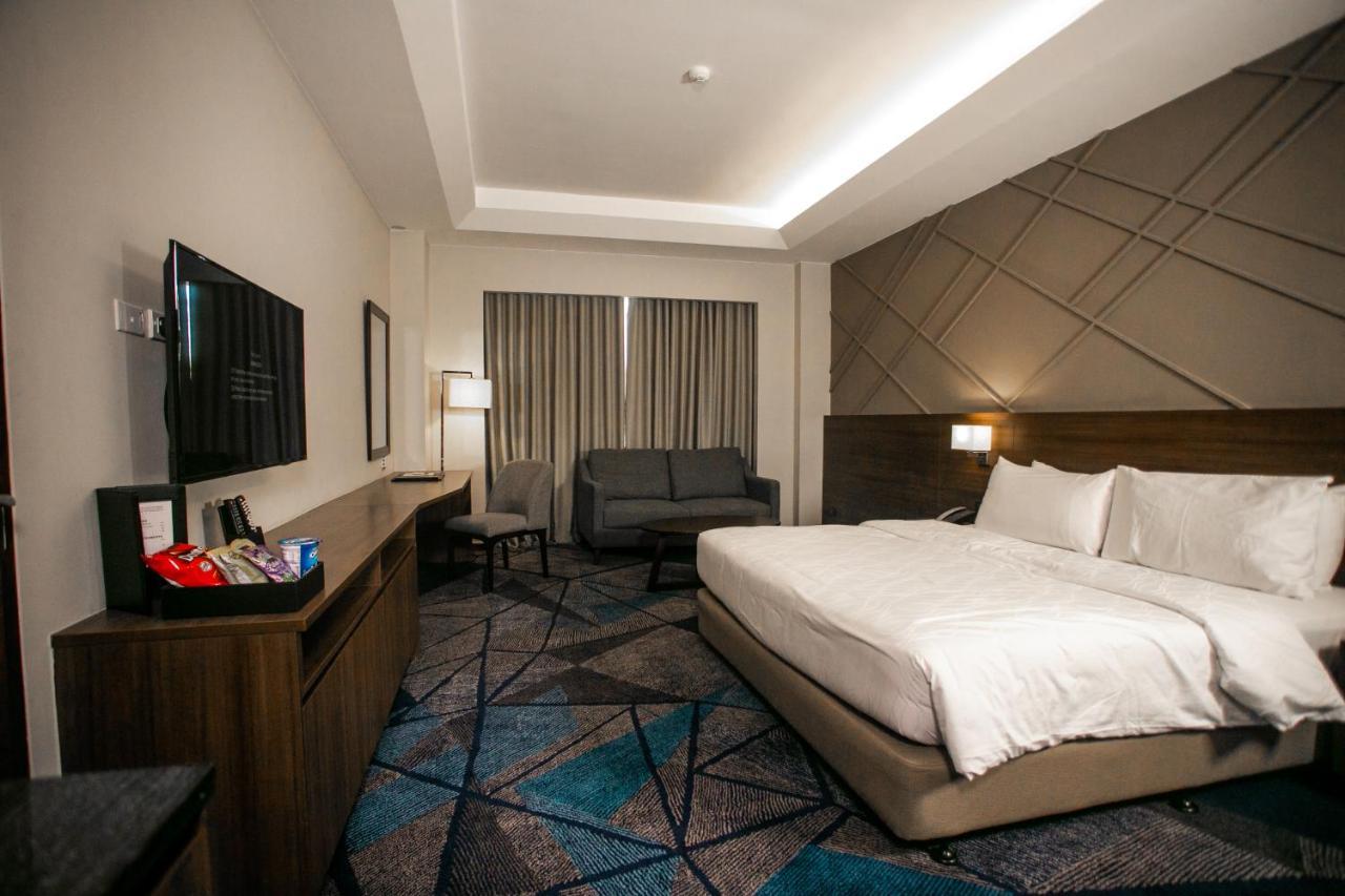 Luxent Hotel Bandar Quezon Luaran gambar