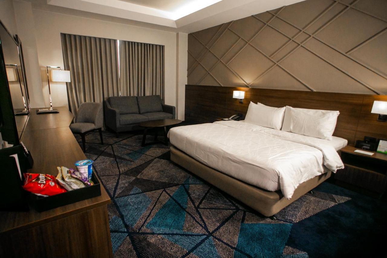 Luxent Hotel Bandar Quezon Luaran gambar