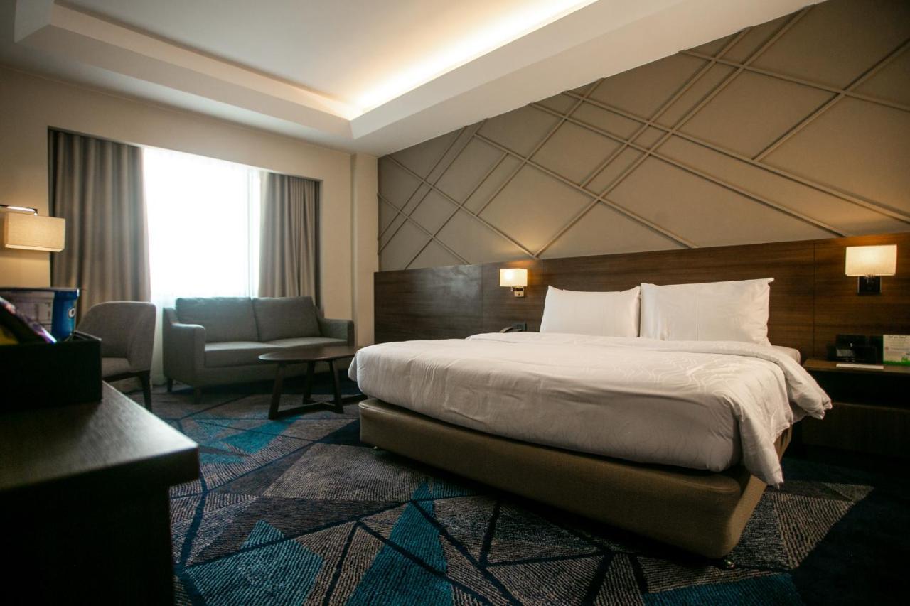 Luxent Hotel Bandar Quezon Luaran gambar